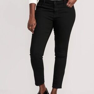 Women’s Old Navy Pop Icon Skinny Jeans in black size 16